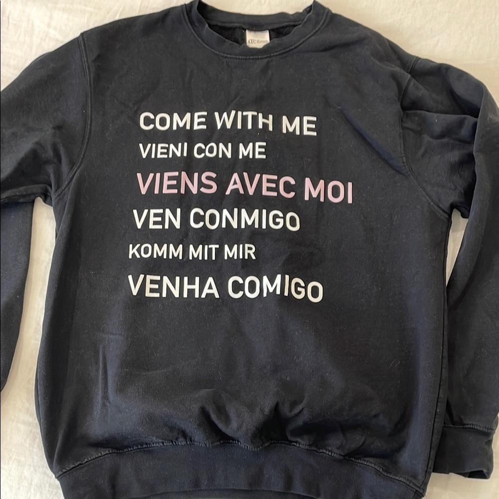 Navy crewneck sweatshirt with multilingual print